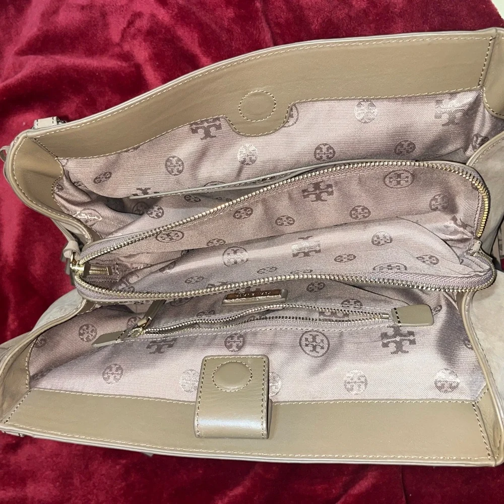 Tory Burch Shoulder Bag - Picture 13 of 14